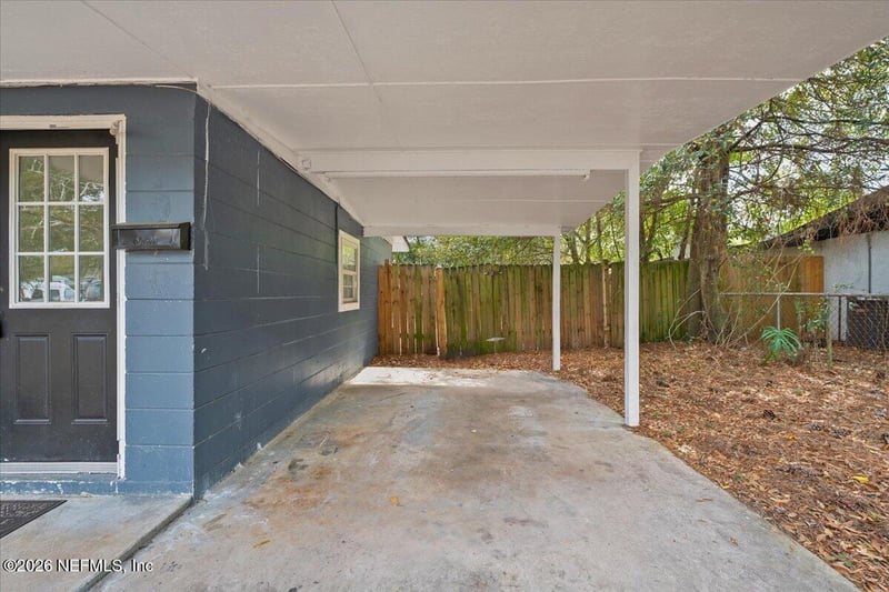 1020 Ake Ln, Jacksonville, FL 32218