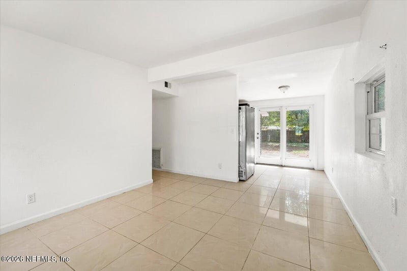 1020 Ake Ln, Jacksonville, FL 32218