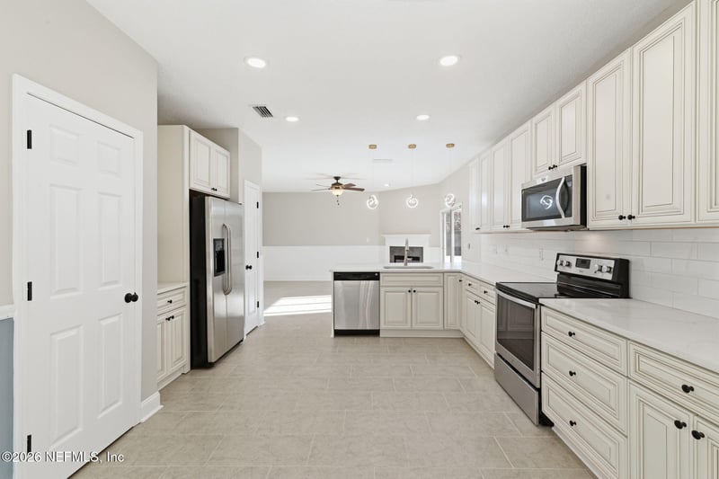 13983 Summer Breeze Dr, Jacksonville, FL 32218