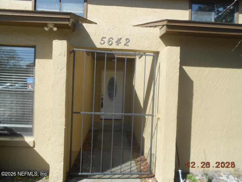 5642 Pinebay Cir, Jacksonville, FL 32244