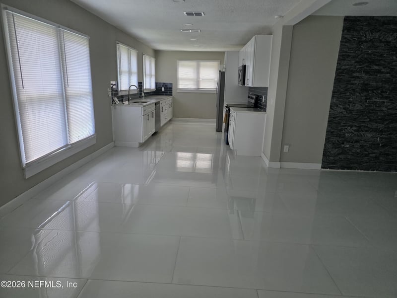 223 Lane Ave, Jacksonville, FL 32254