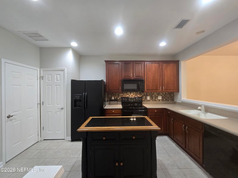 4189 Highwood Dr, Jacksonville, FL 32216