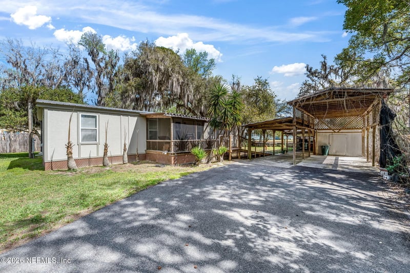 104 Creek Ln, Palatka, FL 32177