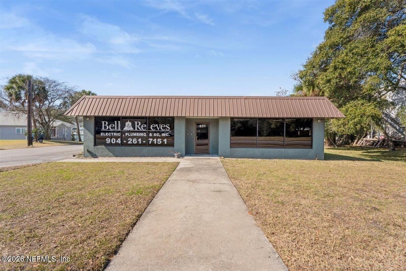 831 8th St, Fernandina Beach, FL 32034