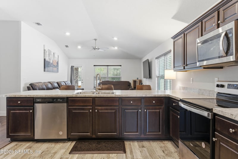 9870 Olivia St, Jacksonville, FL 32219