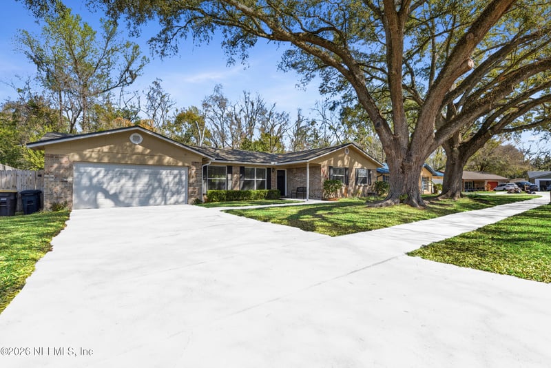 8729 Pinon Dr, Jacksonville, FL 32221