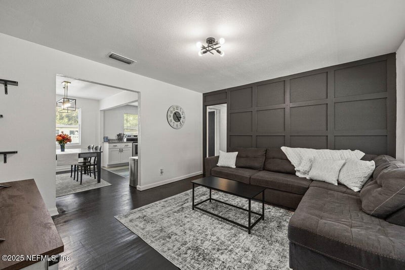 6584 Larne Ave, Jacksonville, FL 32244