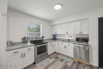 6584 Larne Ave, Jacksonville, FL 32244