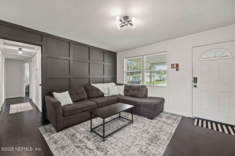 6584 Larne Ave, Jacksonville, FL 32244