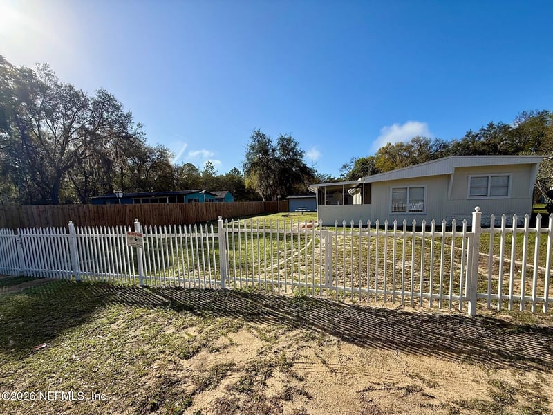 109 Martindale Ave, Interlachen, FL 32148