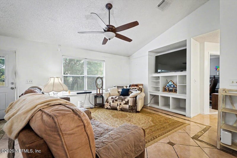 53 Lion St, Middleburg, FL 32068