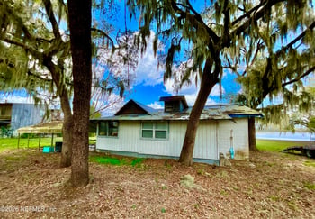 106 Sunnyside Beach Rd, Hawthorne, FL 32640