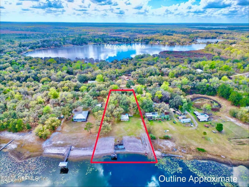 106 Sunnyside Beach Rd, Hawthorne, FL 32640
