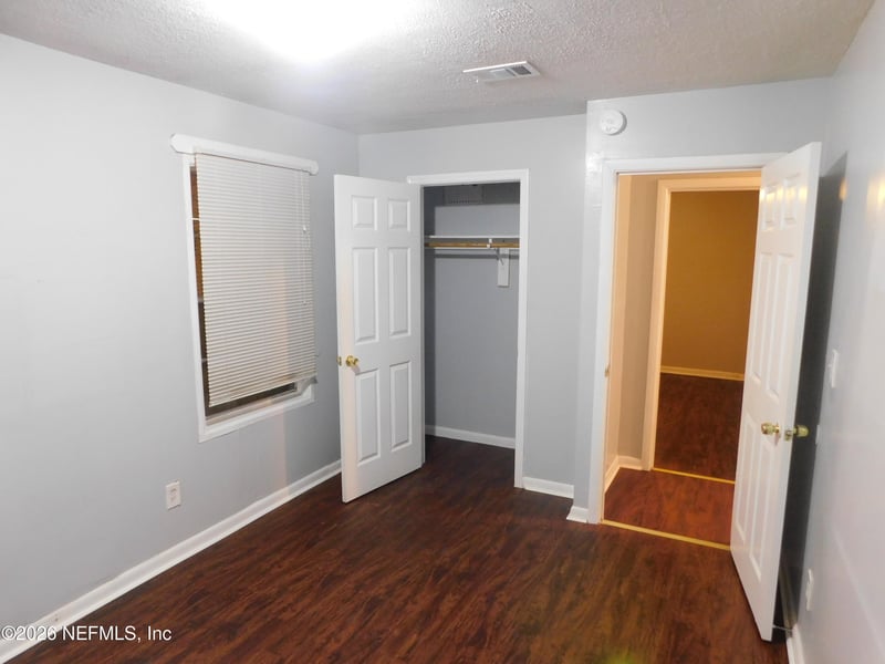 926 Pheasant Dr, Jacksonville, FL 32218