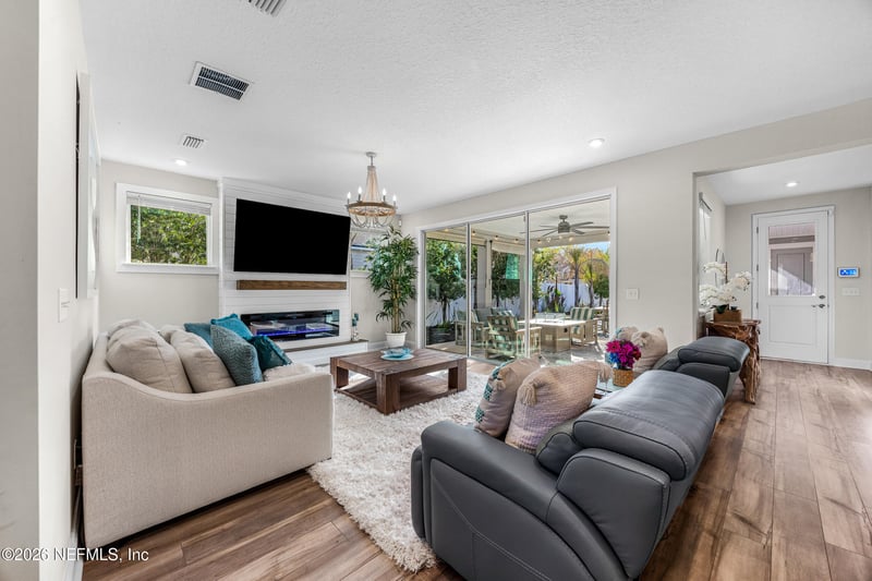 956 Orange Branch Trl, St Johns, FL 32259