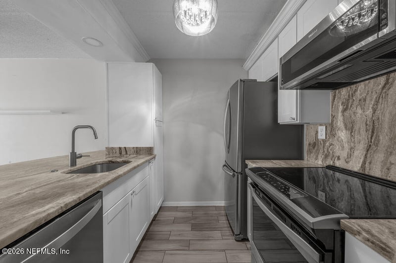 400 1st St #D, Jacksonville Beach, FL 32250