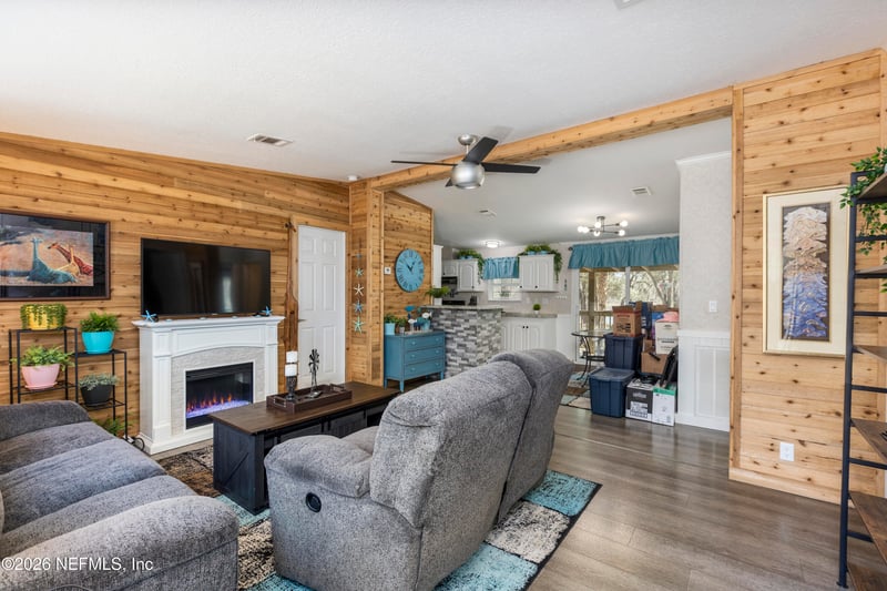 167 Strickland Rd, Interlachen, FL 32148