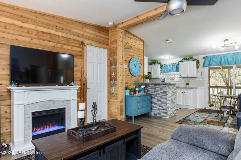 167 Strickland Rd, Interlachen, FL 32148