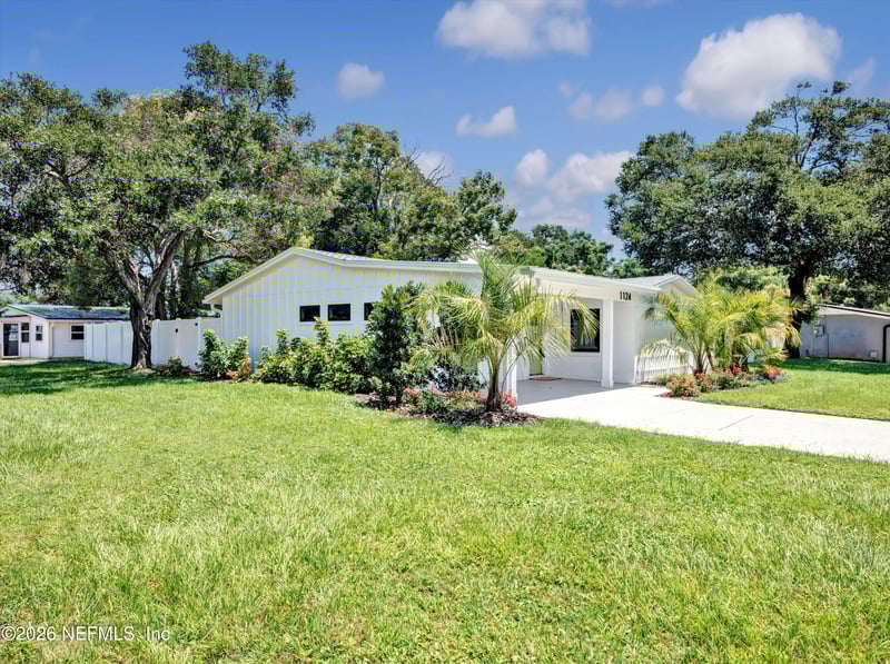 1124 Oceanwood Dr, Neptune Beach, FL 32266