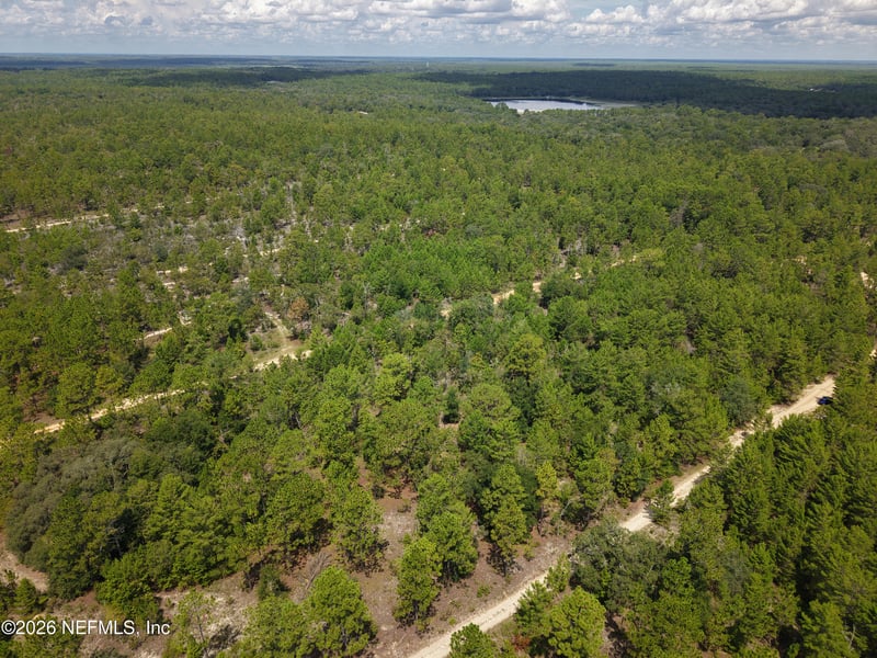 215 Connecticut Dr, Hawthorne, FL 32640