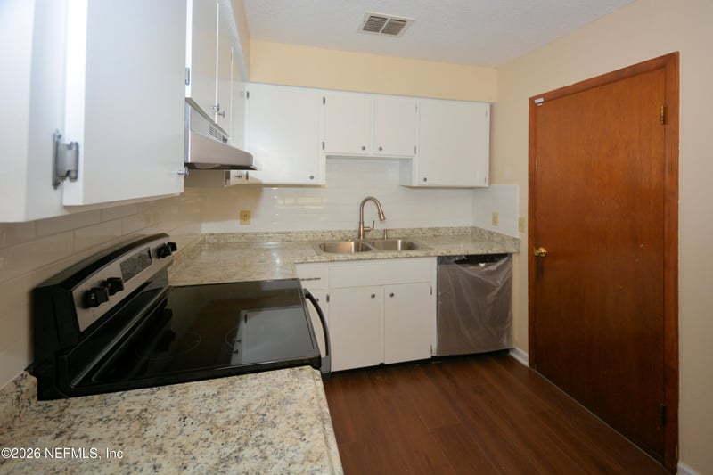 7325 Calvin St, Jacksonville, FL 32208