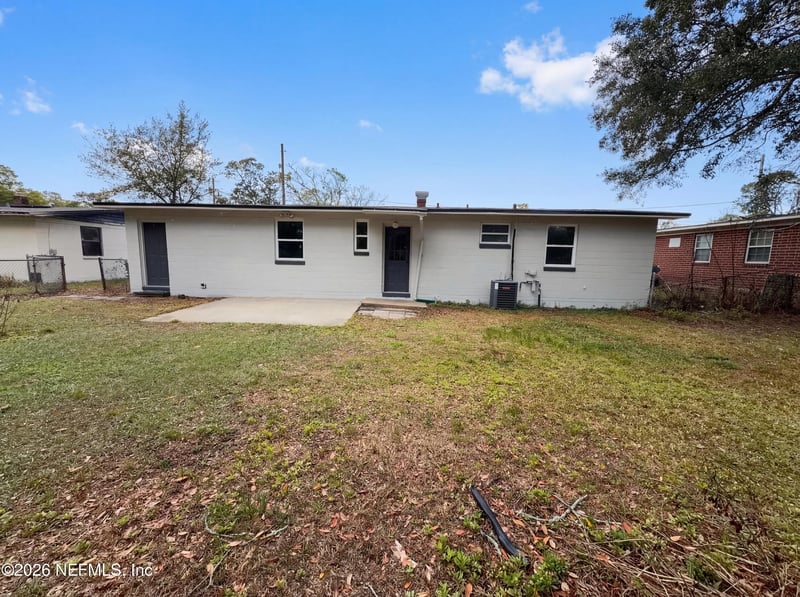 2225 Green Oak Dr, Jacksonville, FL 32211