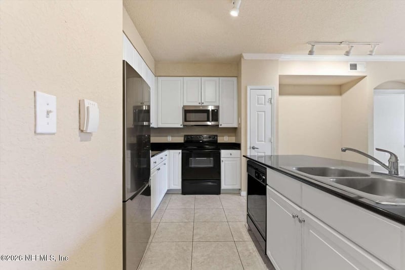 8539 Gate Pw #9303, Jacksonville, FL 32216