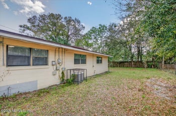 6886 Tom Thumb Dr, Jacksonville, FL 32210