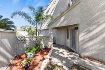 1007 Big Pine Key, Atlantic Beach, FL 32233