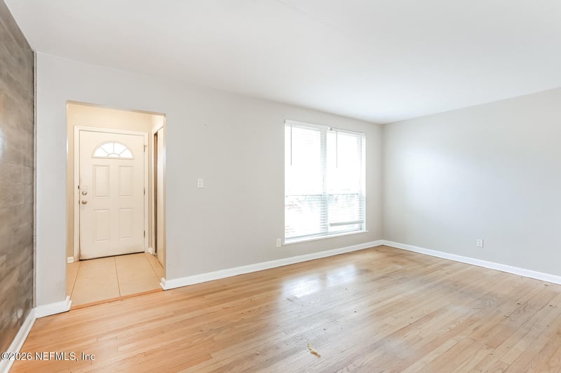 2518 Red Oak Dr, Jacksonville, FL 32211