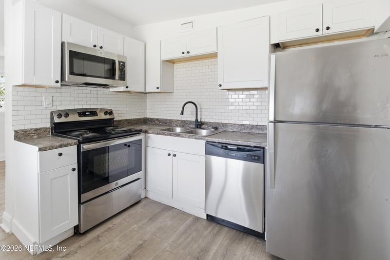 1942 Brookview Dr, Jacksonville, FL 32246