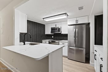 2866 Wonderwood Ln, Jacksonville, FL 32233