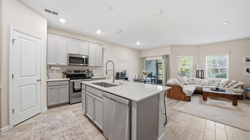 12866 Josslyn Ln, Jacksonville, FL 32246