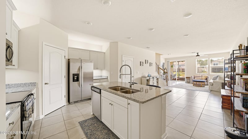 172 Redbud Rd, Palm Coast, FL 32137