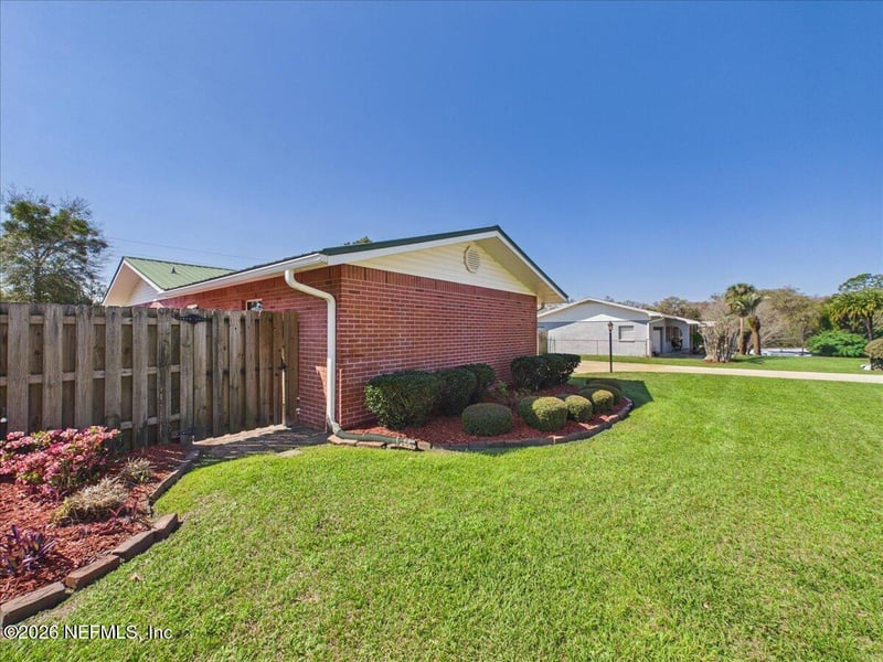 203 Citra Dr, Palatka, FL 32177