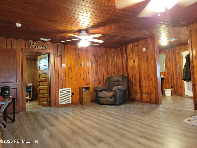 10507 Prospect Ave, Hampton, FL 32044