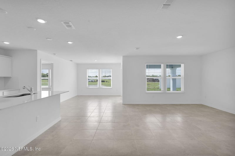 7033 Sandperch St, Jacksonville, FL 32244