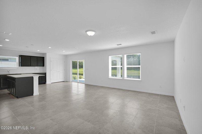 7039 Sandperch St, Jacksonville, FL 32244