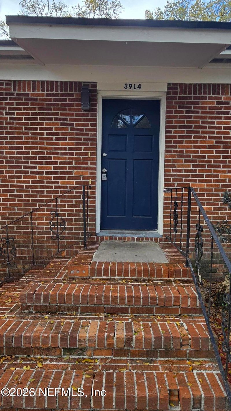 3914 Barmer Dr, Jacksonville, FL 32210