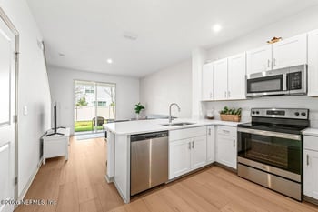 281 Annies Pl, Jacksonville, FL 32218