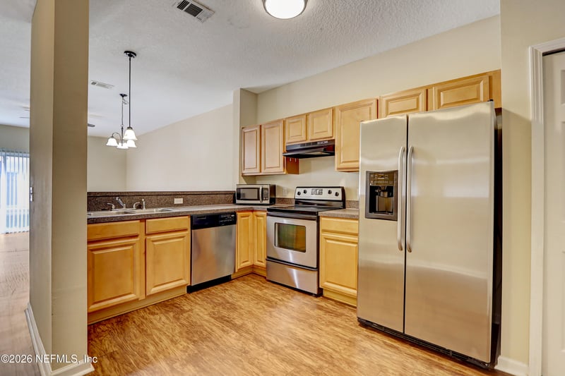 7846 Melvin Rd, Jacksonville, FL 32210