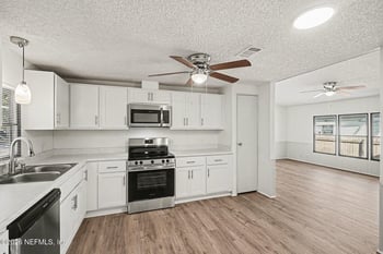 7624 Timberwood Dr, Jacksonville, FL 32256