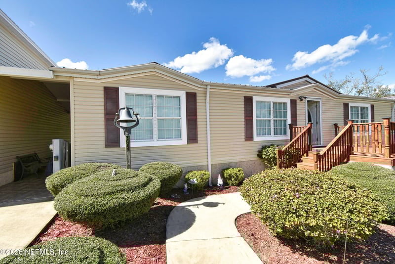 105 Lake Como Dr, Pomona Park, FL 32181