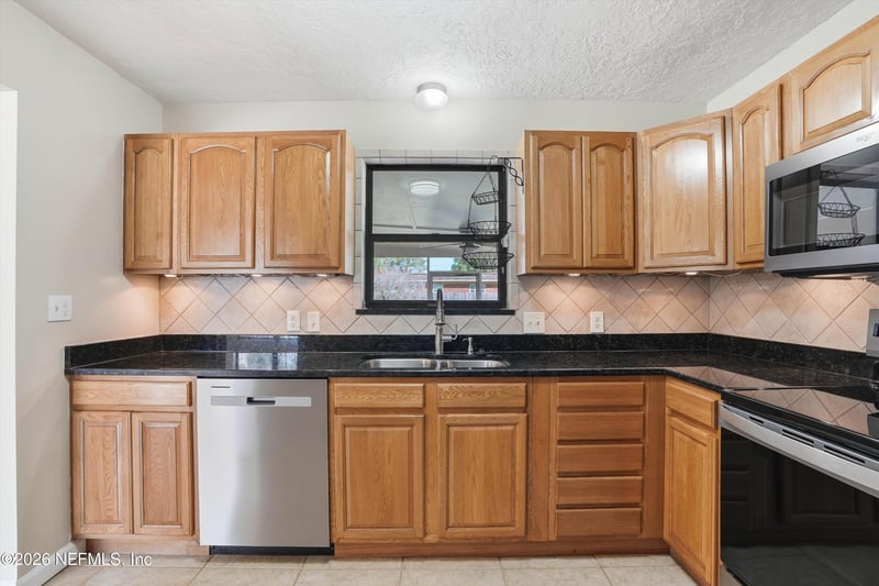 2149 Lou Dr, Jacksonville, FL 32216