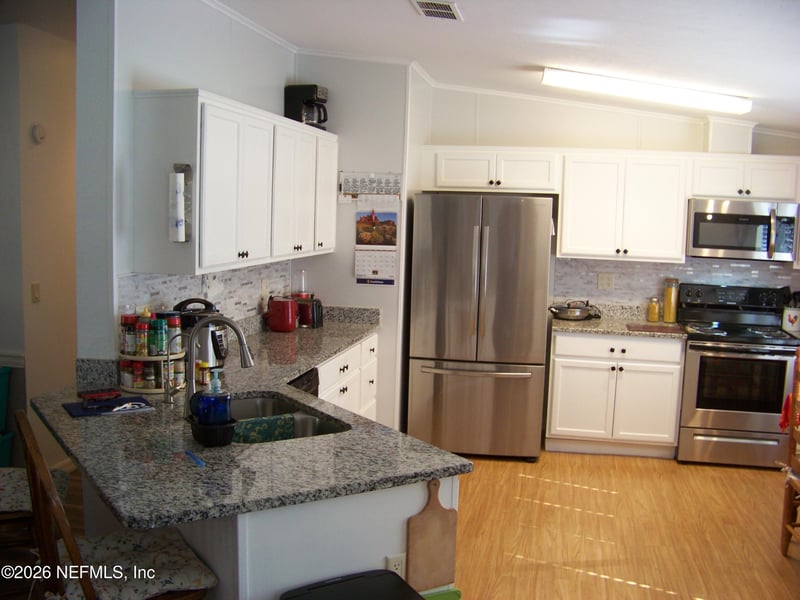 105 Lake Como Dr, Pomona Park, FL 32181