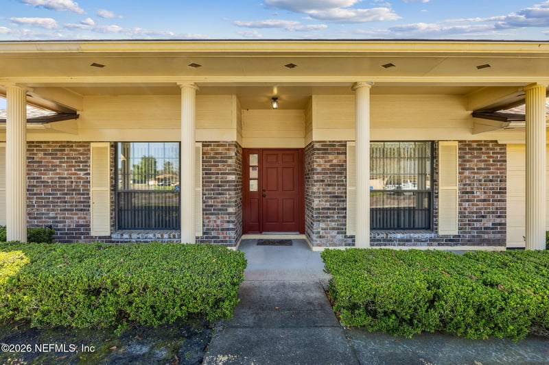 5848 Copper Lake Dr, Jacksonville, FL 32218