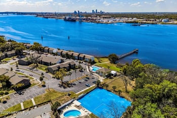 3547 Marsh Creek Dr, Jacksonville, FL 32277