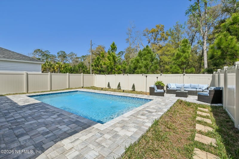 201 Peace River Rd, St Johns, FL 32259