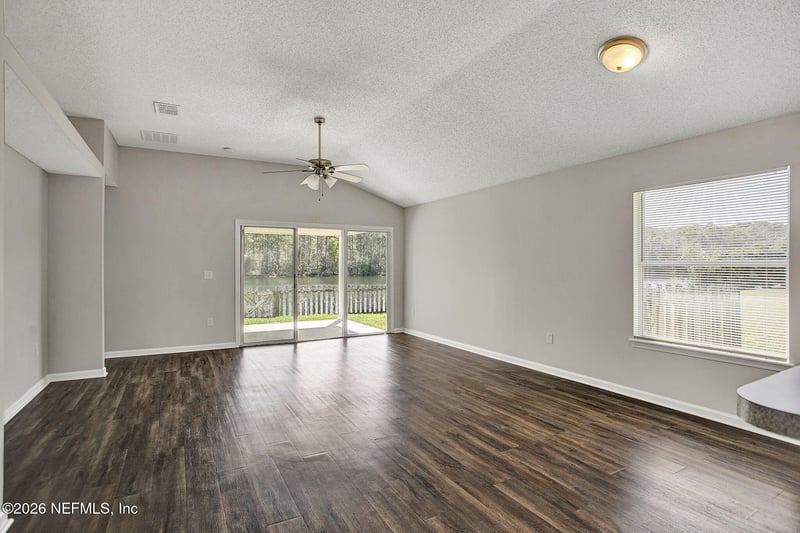 9326 Prosperity Lake Dr, Jacksonville, FL 32244