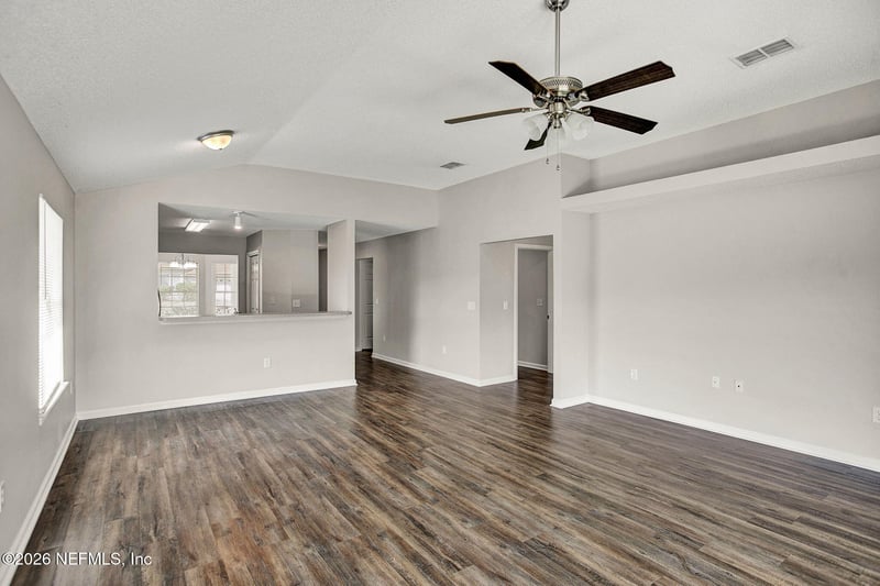 9326 Prosperity Lake Dr, Jacksonville, FL 32244